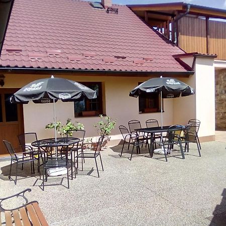 Hostinec u Janatů s ubytováním Cestin Exteriér fotografie
