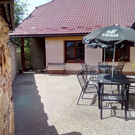 Hostinec u Janatů s ubytováním Cestin Exteriér fotografie