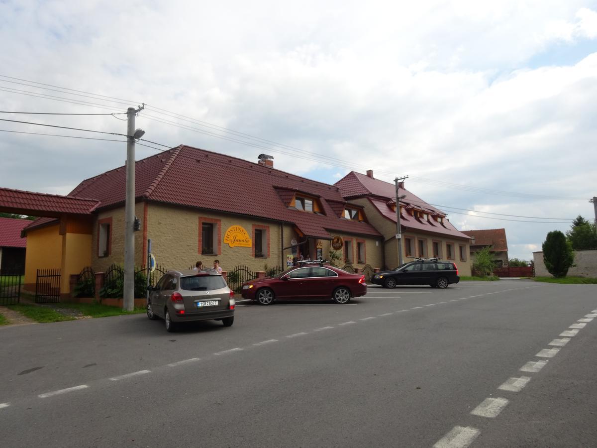 Hostinec u Janatů s ubytováním Cestin Exteriér fotografie