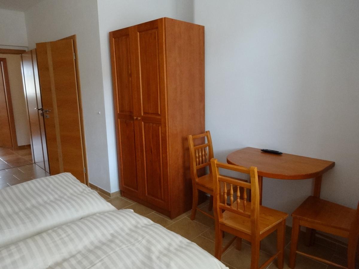 Hostinec u Janatů s ubytováním Cestin Pokoj fotografie