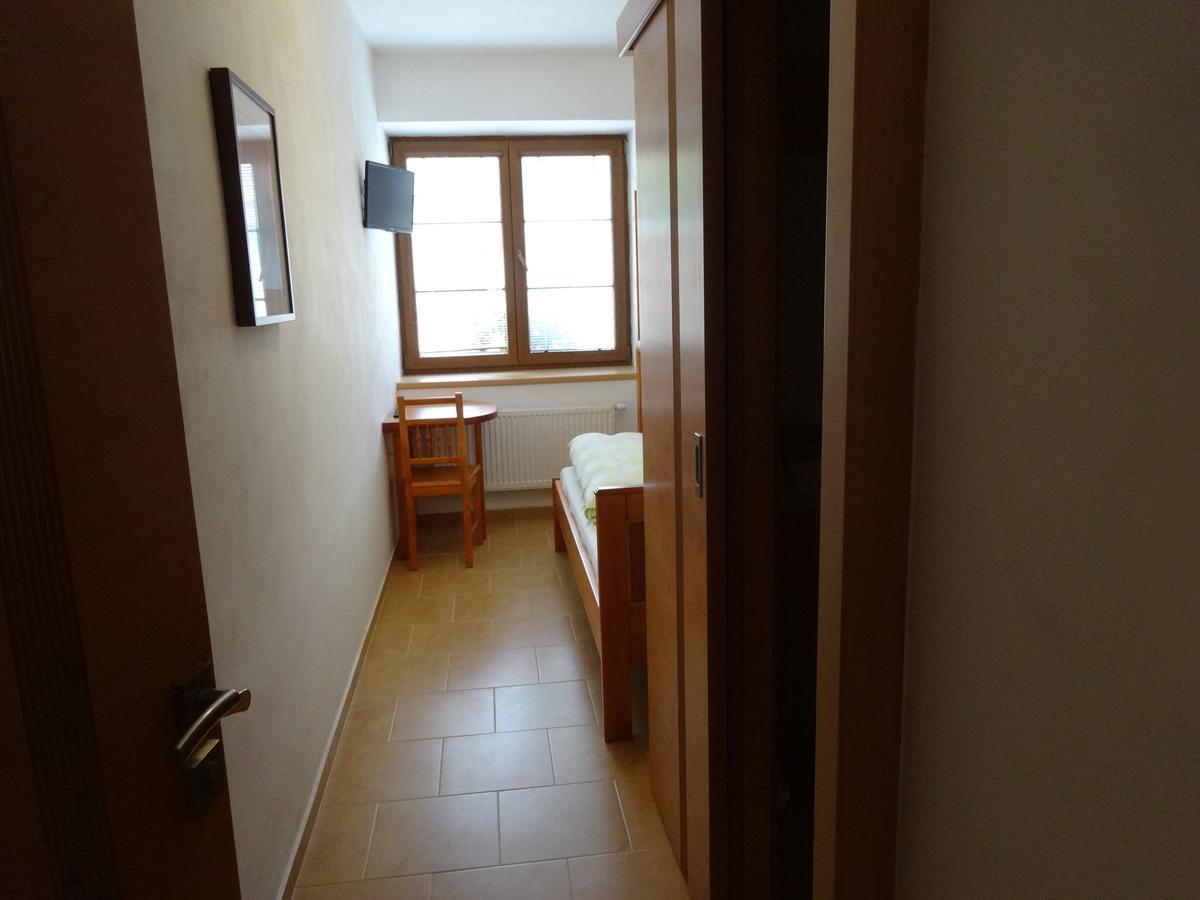 Hostinec u Janatů s ubytováním Cestin Pokoj fotografie