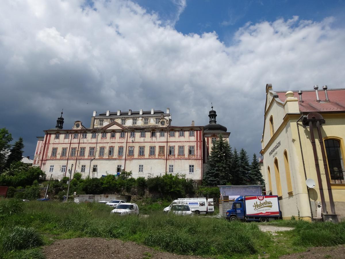 Hostinec u Janatů s ubytováním Cestin Exteriér fotografie