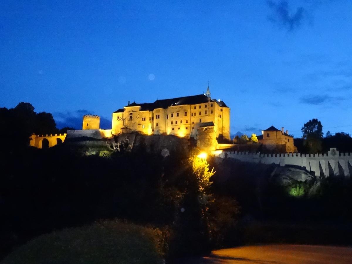 Hostinec u Janatů s ubytováním Cestin Exteriér fotografie