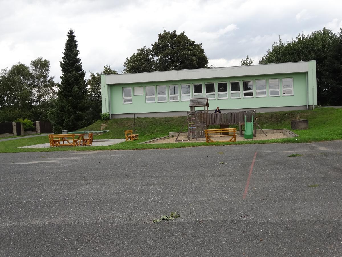 Hostinec u Janatů s ubytováním Cestin Exteriér fotografie