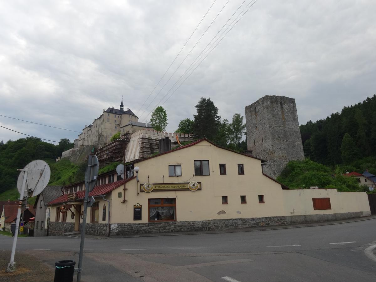 Hostinec u Janatů s ubytováním Cestin Exteriér fotografie