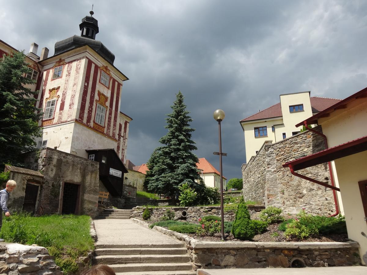 Hostinec u Janatů s ubytováním Cestin Exteriér fotografie