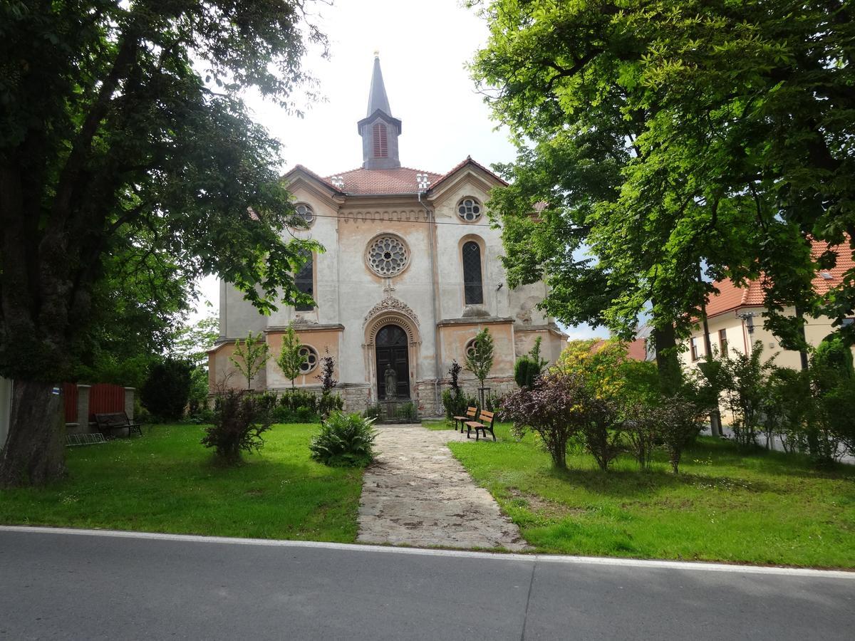 Hostinec u Janatů s ubytováním Cestin Exteriér fotografie