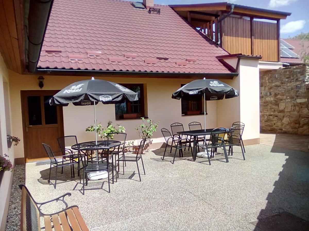 Hostinec u Janatů s ubytováním Cestin Exteriér fotografie