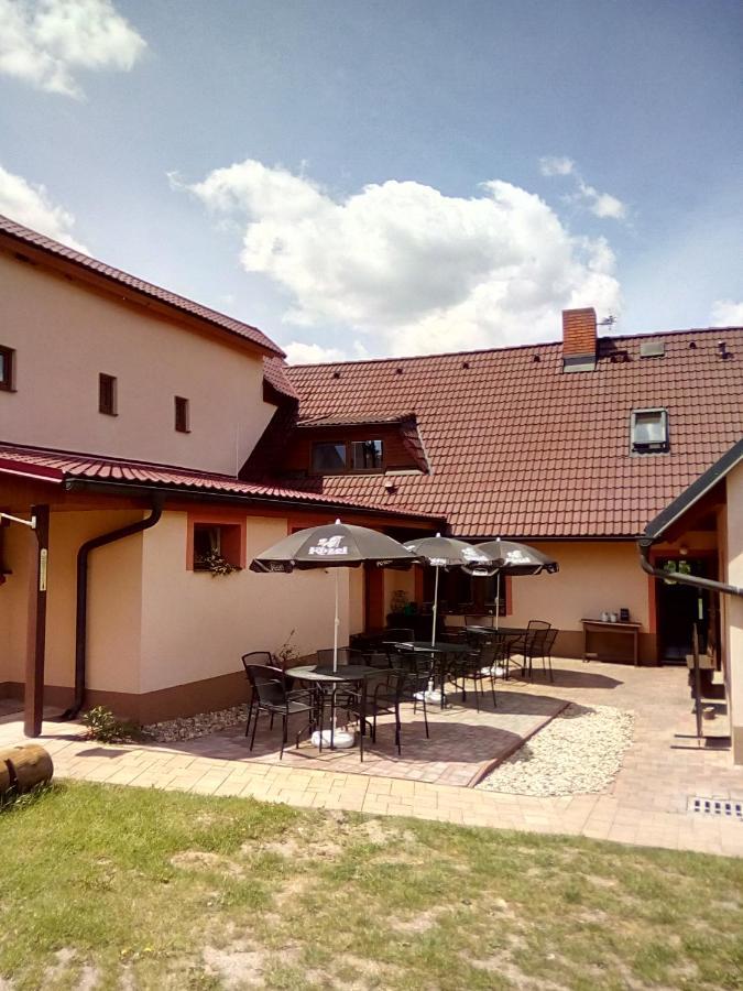 Hostinec u Janatů s ubytováním Cestin Exteriér fotografie