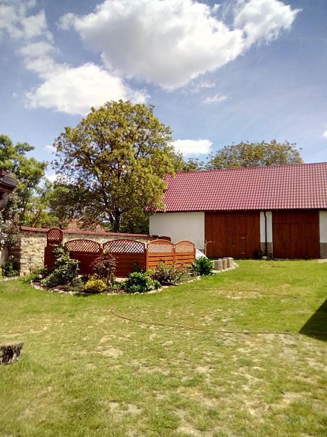Hostinec u Janatů s ubytováním Cestin Exteriér fotografie